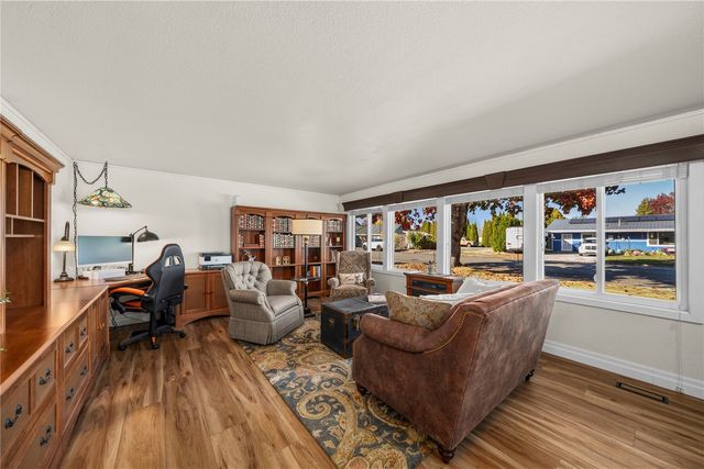 1504 7th Avenue SW, Puyallup, WA 98371