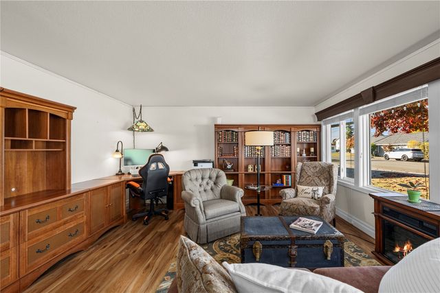 1504 7th Avenue SW, Puyallup, WA 98371