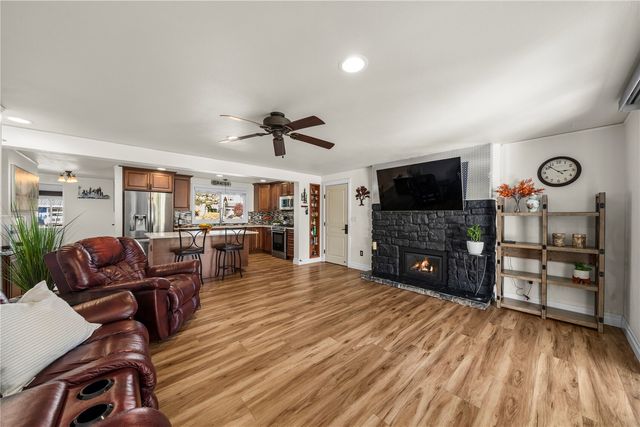 1504 7th Avenue SW, Puyallup, WA 98371
