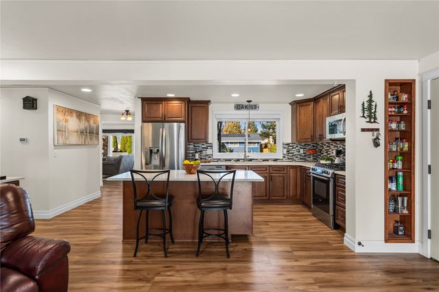 1504 7th Avenue SW, Puyallup, WA 98371