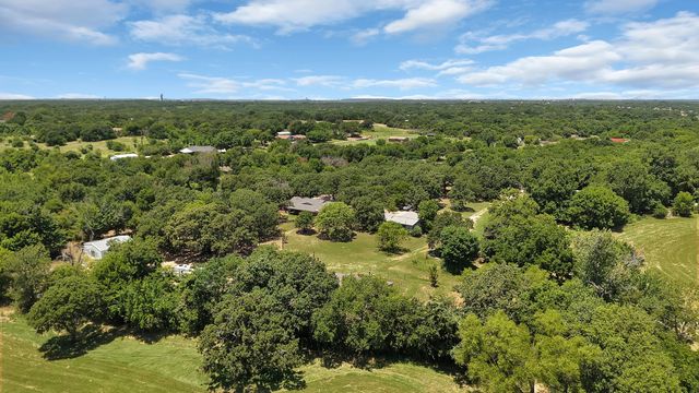 255 W Bethesda Road, Burleson, TX 76028