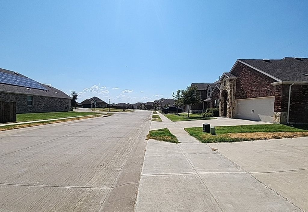 10318 Thunderwood Drive, Aubrey, TX 76227 — photo 2