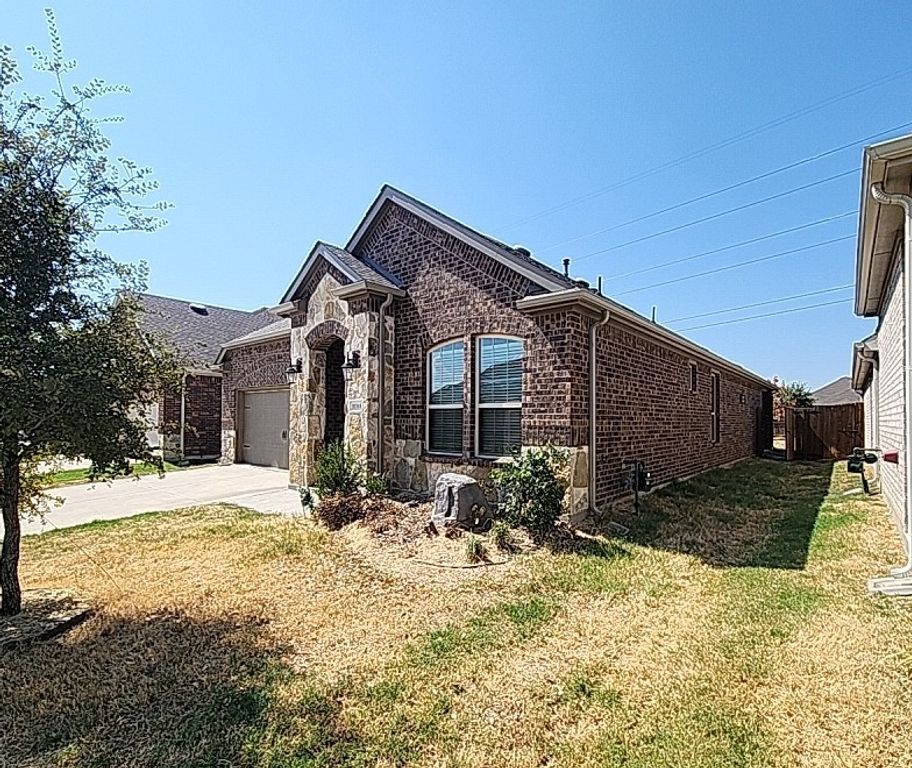 10318 Thunderwood Drive, Aubrey, TX 76227 — photo 4