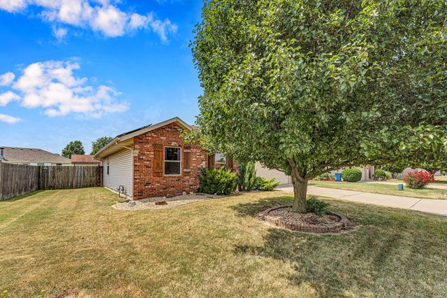 1108 E Lily Drive, Ozark, MO 65721