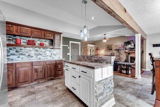 1108 E Lily Drive, Ozark, MO 65721