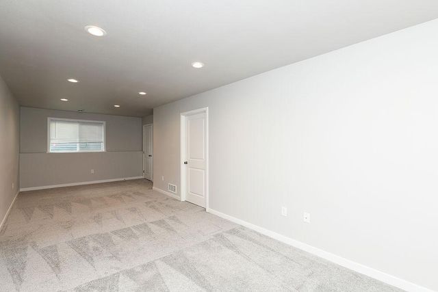 1143 60th Avenue W, West Fargo, ND 58078