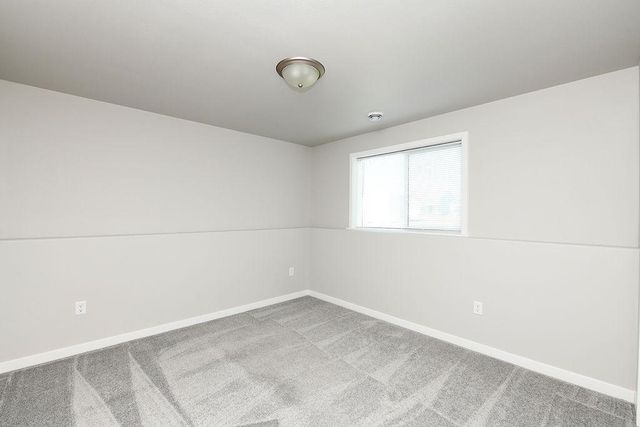 1143 60th Avenue W, West Fargo, ND 58078
