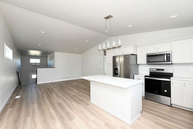1143 60th Avenue W, West Fargo, ND 58078