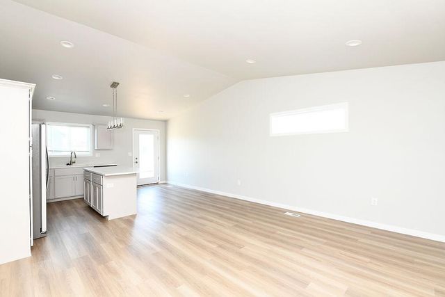 1143 60th Avenue W, West Fargo, ND 58078