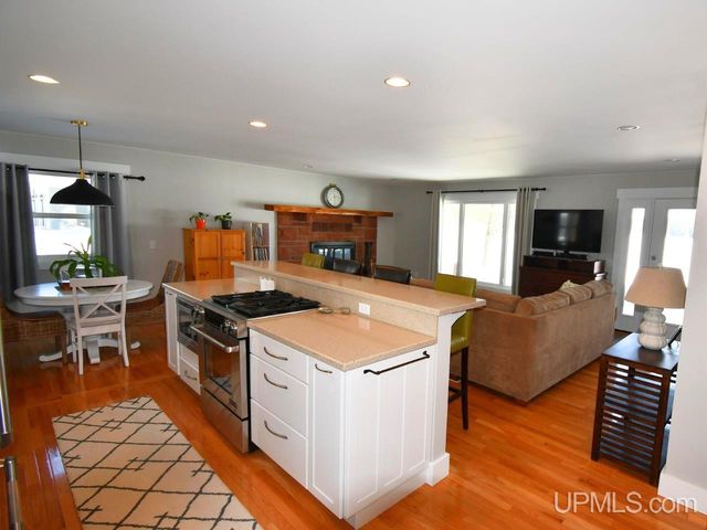 1429 W Shag Lakes Road, Gwinn, MI 49841