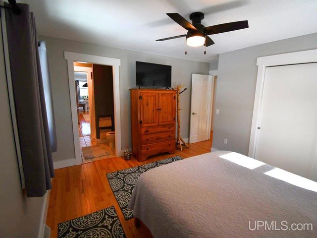 1429 W Shag Lakes Road, Gwinn, MI 49841