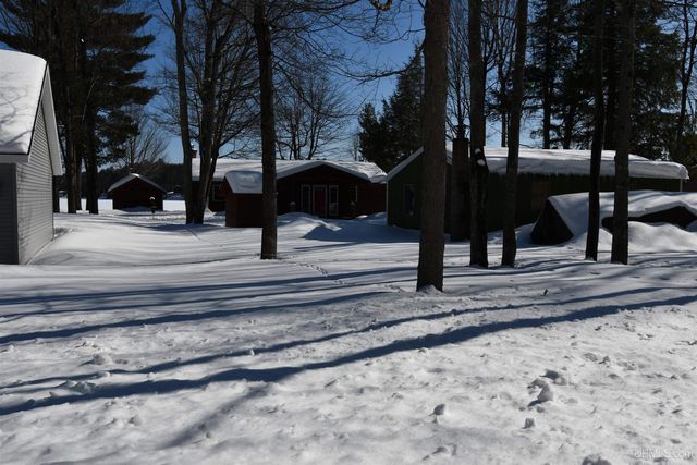1429 W Shag Lakes Road, Gwinn, MI 49841
