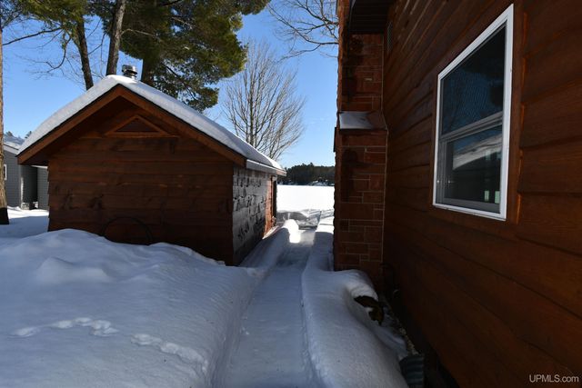 1429 W Shag Lakes Road, Gwinn, MI 49841