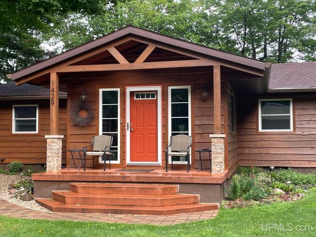 1429 W Shag Lakes Road, Gwinn, MI 49841