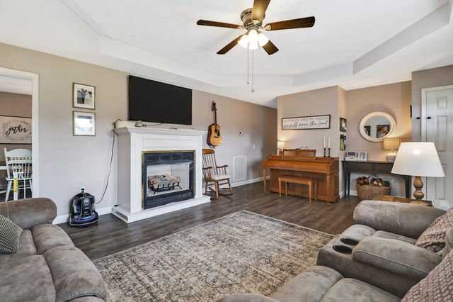 111 Cassie Ln, Grimsley, TN 38565