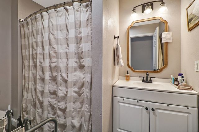 111 Cassie Ln, Grimsley, TN 38565