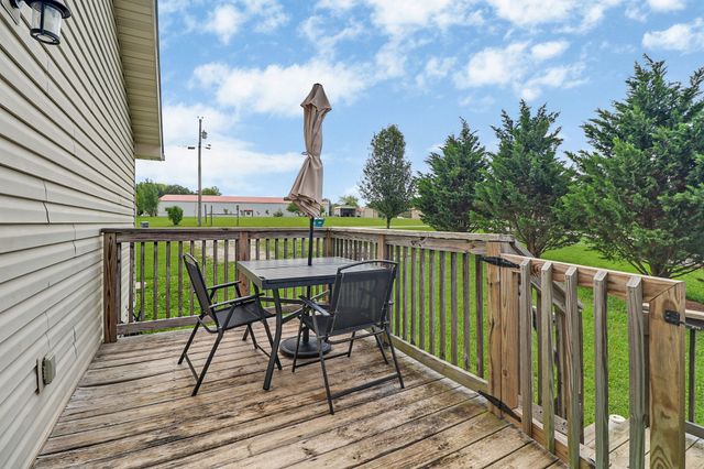 111 Cassie Ln, Grimsley, TN 38565