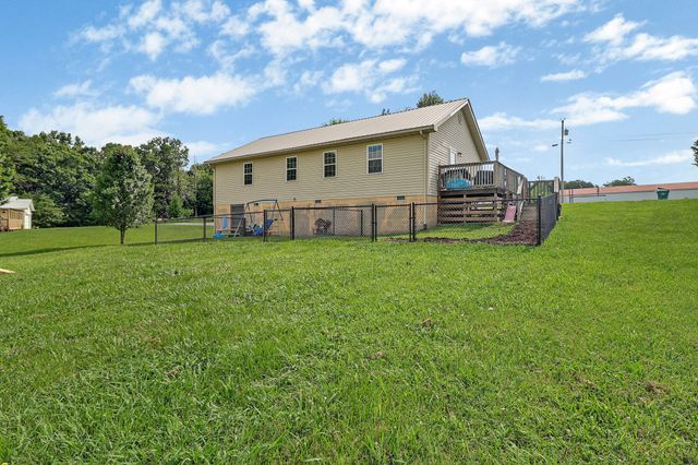 111 Cassie Ln, Grimsley, TN 38565