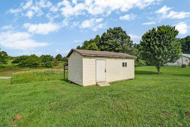 111 Cassie Ln, Grimsley, TN 38565