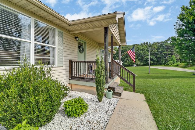 111 Cassie Ln, Grimsley, TN 38565