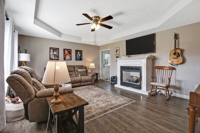 111 Cassie Ln, Grimsley, TN 38565