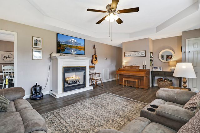 111 Cassie Ln, Grimsley, TN 38565
