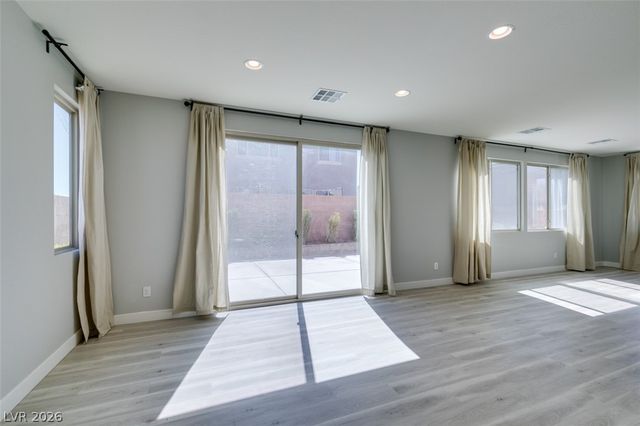 5885 West Agate Avenue, Las Vegas, NV 89139