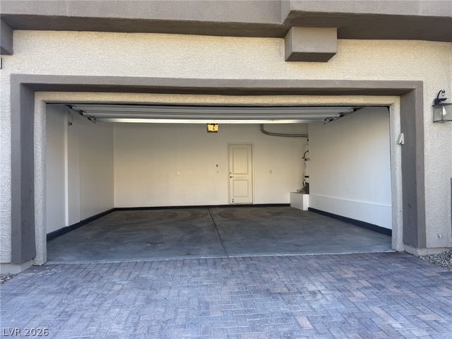 5885 West Agate Avenue, Las Vegas, NV 89139