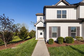 2105 Hospitality Ln, Murfreesboro, TN 37128