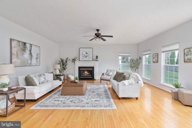 9195 MATTHEW DR, Manassas Park, VA 20111