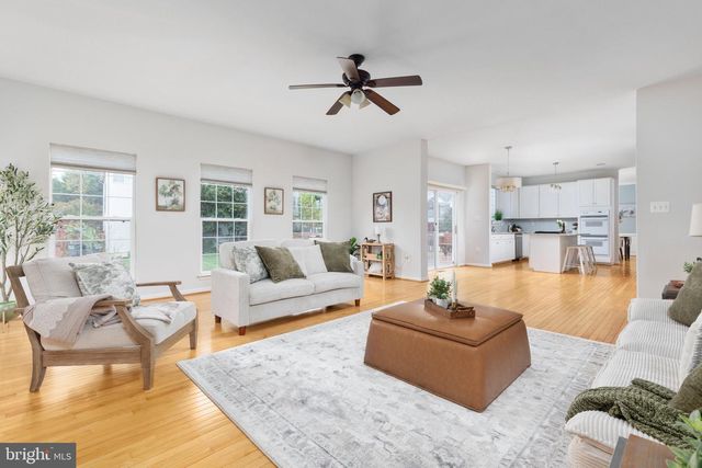 9195 MATTHEW DR, Manassas Park, VA 20111