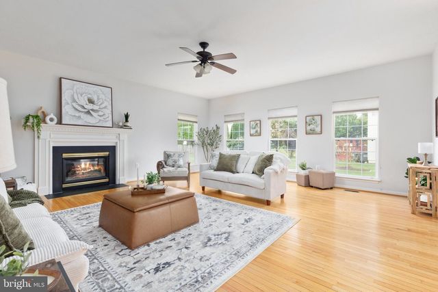 9195 MATTHEW DR, Manassas Park, VA 20111