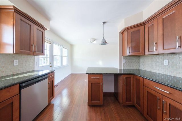 1320 Mamaroneck Avenue, Mamaroneck, NY 10543