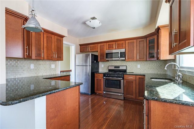 1320 Mamaroneck Avenue, Mamaroneck, NY 10543