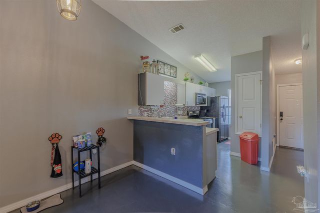 8139 Heirloom Dr, Pensacola, FL 32514