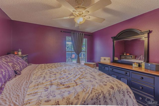 8139 Heirloom Dr, Pensacola, FL 32514