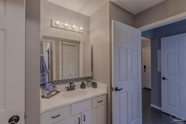 8139 Heirloom Dr, Pensacola, FL 32514