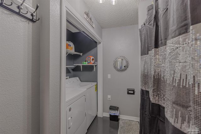 8139 Heirloom Dr, Pensacola, FL 32514