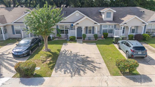 8139 Heirloom Dr, Pensacola, FL 32514