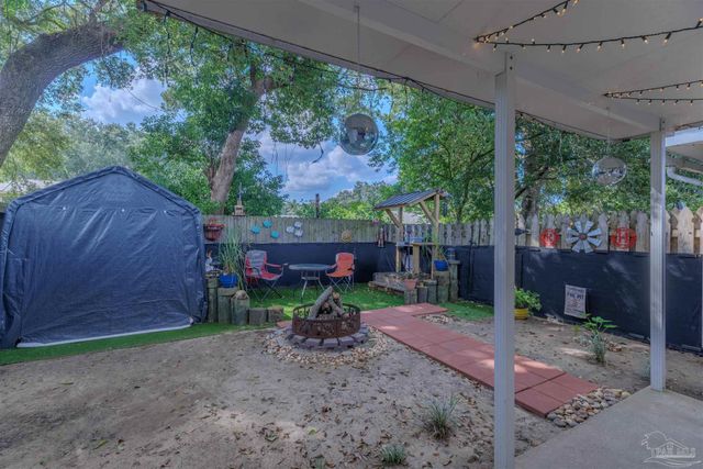 8139 Heirloom Dr, Pensacola, FL 32514