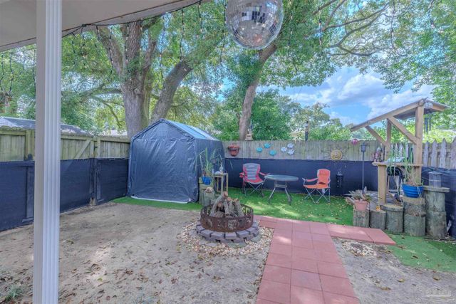 8139 Heirloom Dr, Pensacola, FL 32514