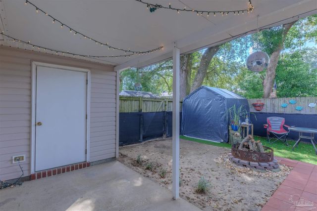 8139 Heirloom Dr, Pensacola, FL 32514