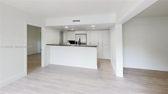 6610 E Miami Lakes Dr, Miami Lakes, FL 33014