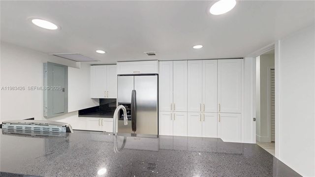 6610 E Miami Lakes Dr, Miami Lakes, FL 33014