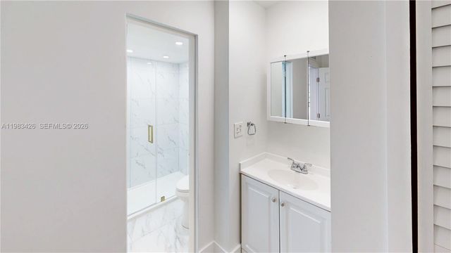 6610 E Miami Lakes Dr, Miami Lakes, FL 33014