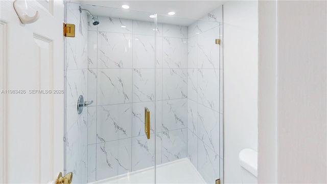 6610 E Miami Lakes Dr, Miami Lakes, FL 33014