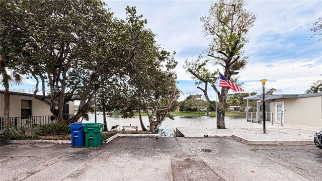 6610 E Miami Lakes Dr, Miami Lakes, FL 33014