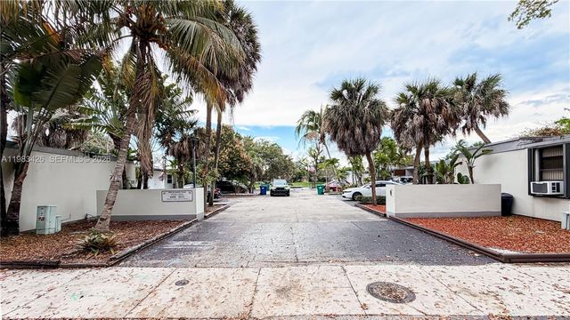 6610 E Miami Lakes Dr, Miami Lakes, FL 33014