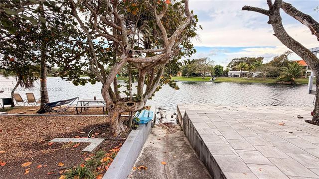 6610 E Miami Lakes Dr, Miami Lakes, FL 33014