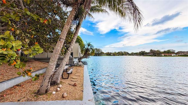 6610 E Miami Lakes Dr, Miami Lakes, FL 33014